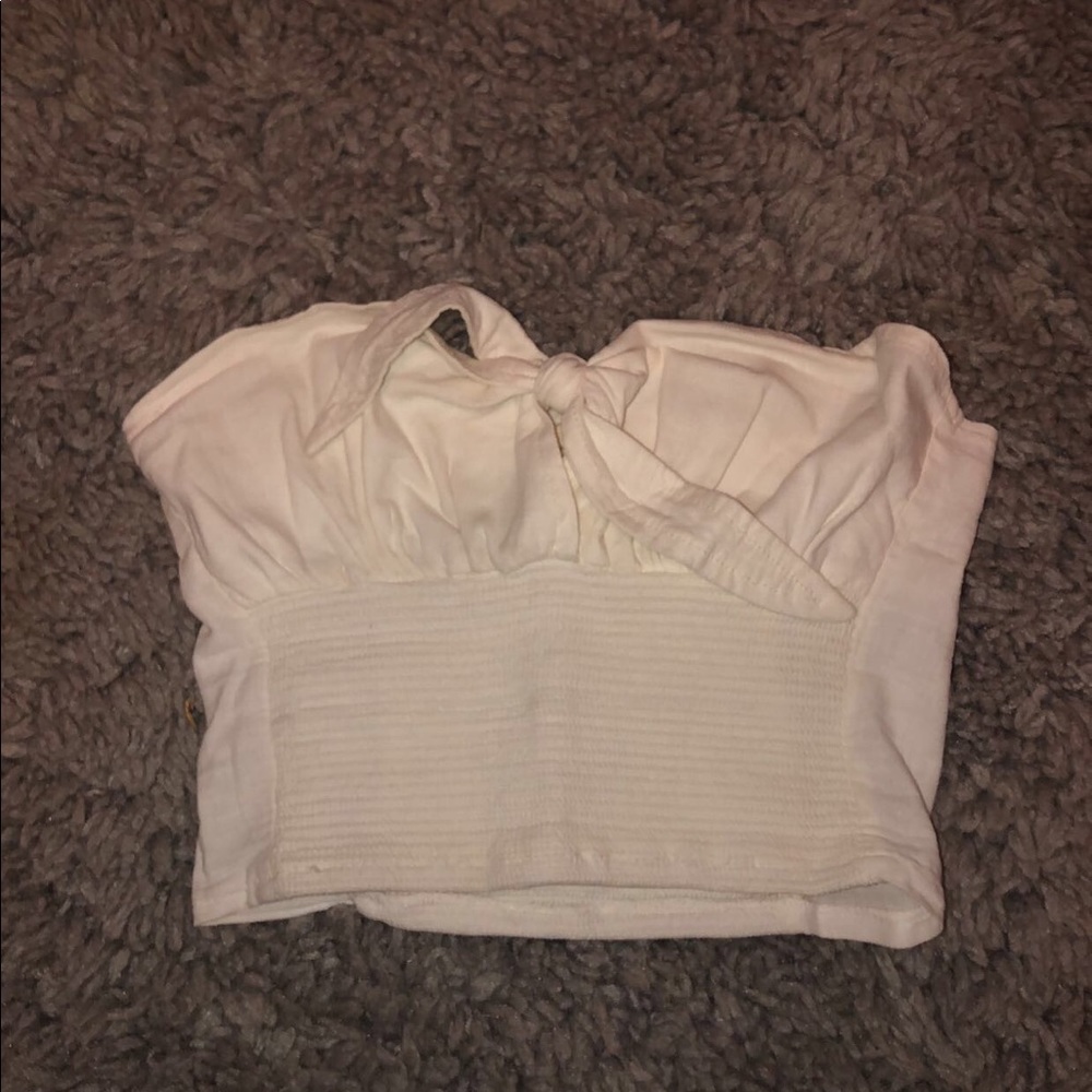 White tup top with bow